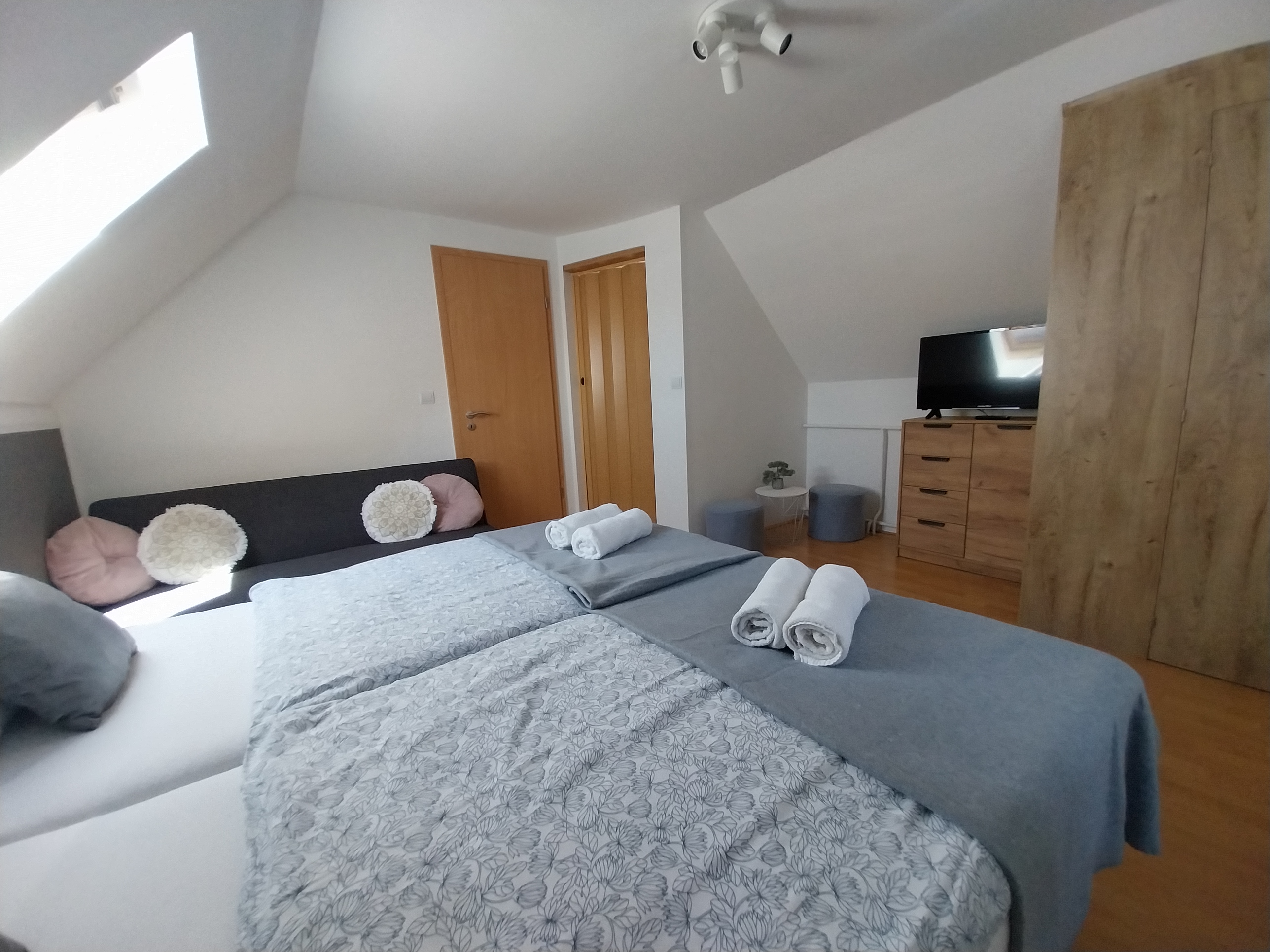 Emeleti szoba (2 ágyas) 2